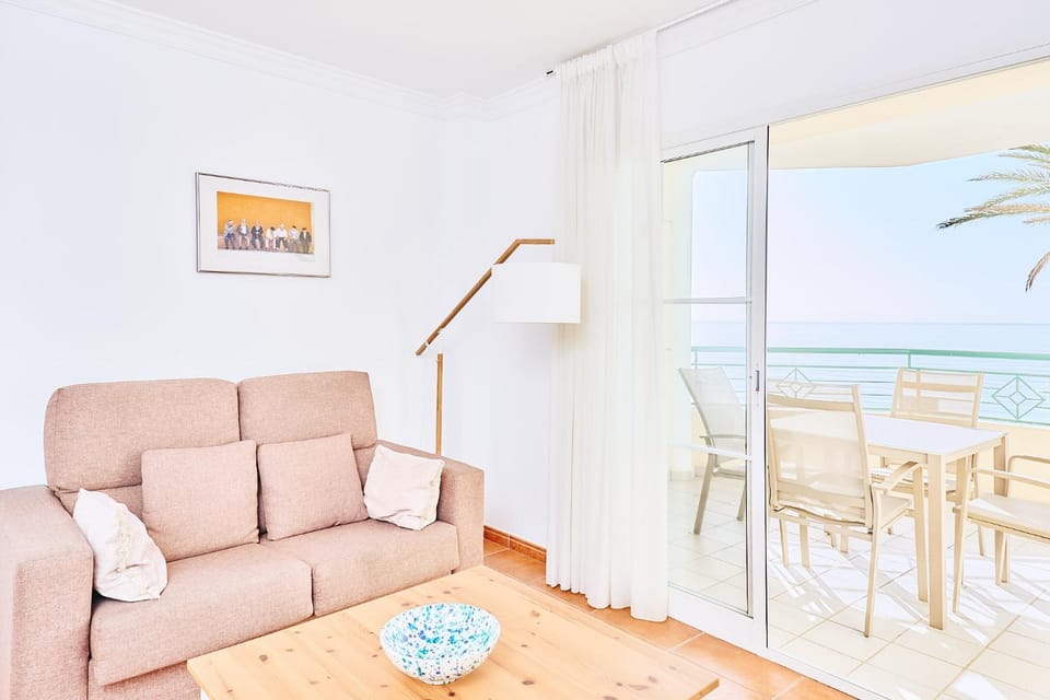 Balcony/Terrace, Living room