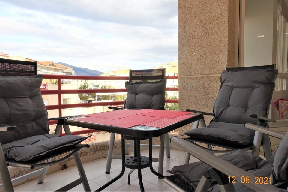 Patio, Balcony/Terrace, Seating area, Sea view