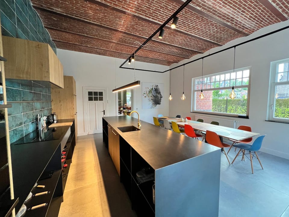 Dining area, kitchen