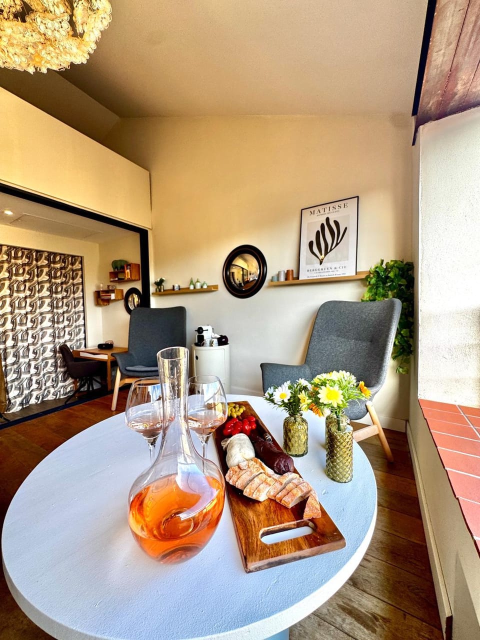 Living room, Dining area