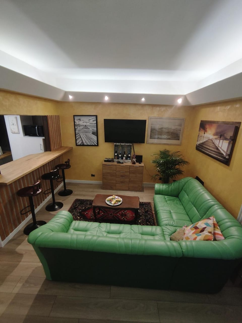 TV and multimedia, Living room, Seating area