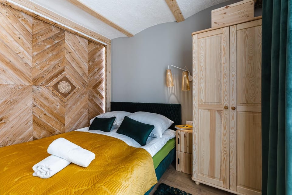 Bed, Photo of the whole room, Decorative detail, Bedroom