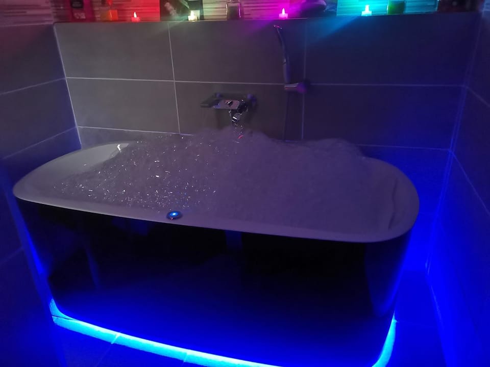 Appartement pour vous retrouver avec votre moitié Apartment in Provence-Alpes-Côte d'Azur