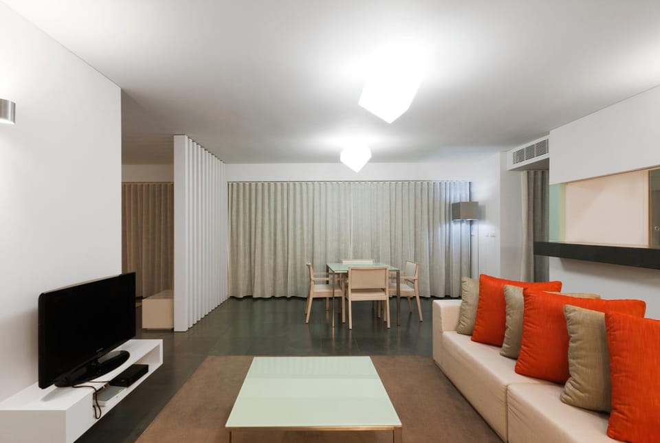 TV and multimedia, Living room, Dining area