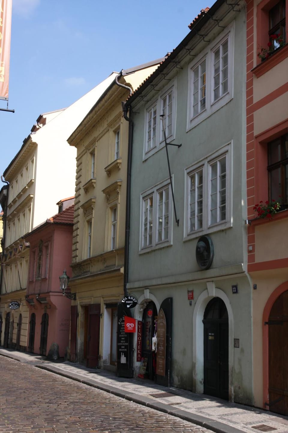 Property building, Facade/entrance