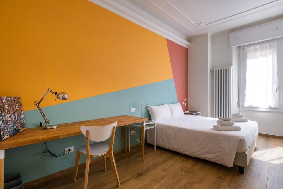 Photo of the whole room, Bedroom