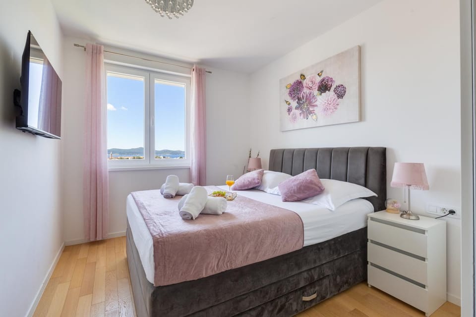Stella Maris 2BDR, balcony, sea view, garage, BBQ Apartment in Zadar