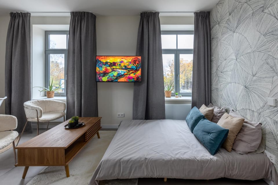Bed, TV and multimedia, Living room