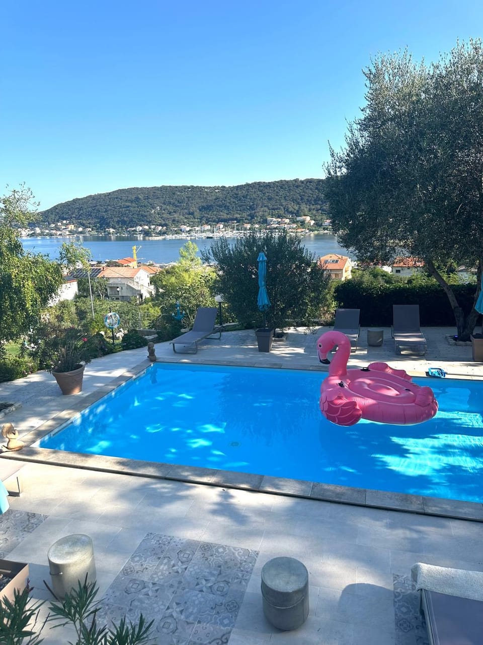 Hot Tub, Lake view, Swimming pool, Swimming pool