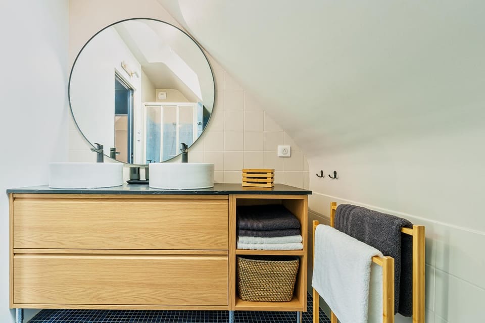 Shower, Bathroom, towels