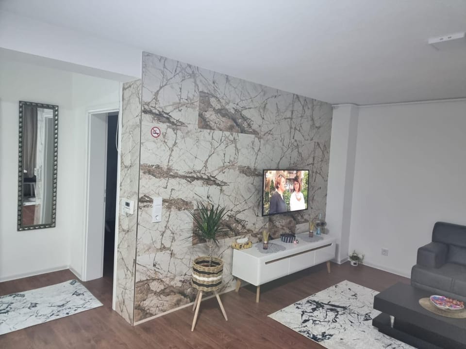 Communal lounge/ TV room, Living room, Seating area, Evening entertainment