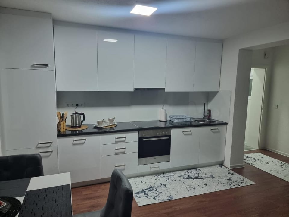 Coffee/tea facilities, Kitchen or kitchenette, minibar, pet friendly, stove