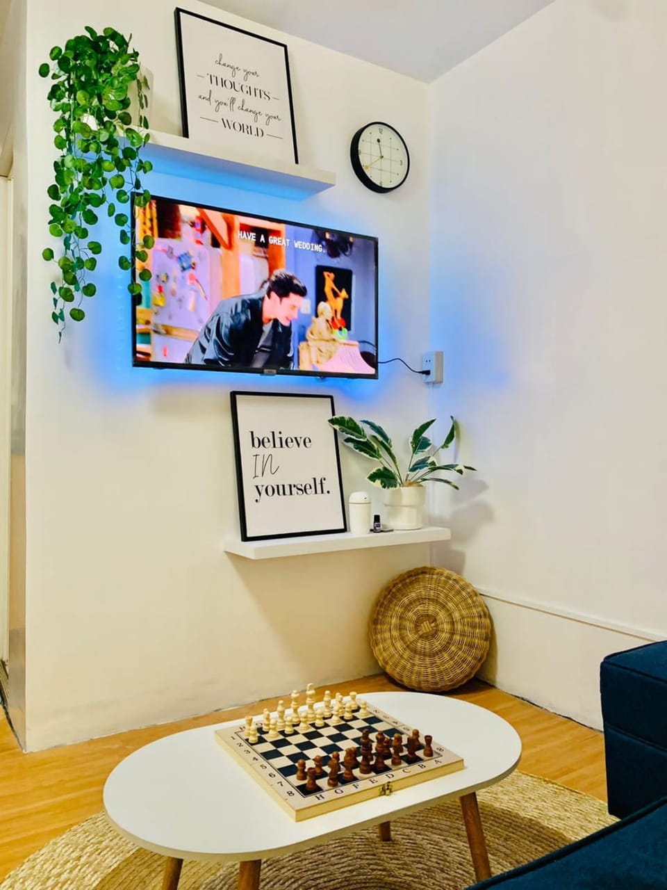 TV and multimedia, Living room, Seating area, Evening entertainment