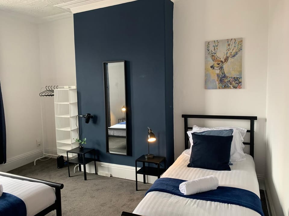 Bed, Photo of the whole room, Bedroom, wardrobe