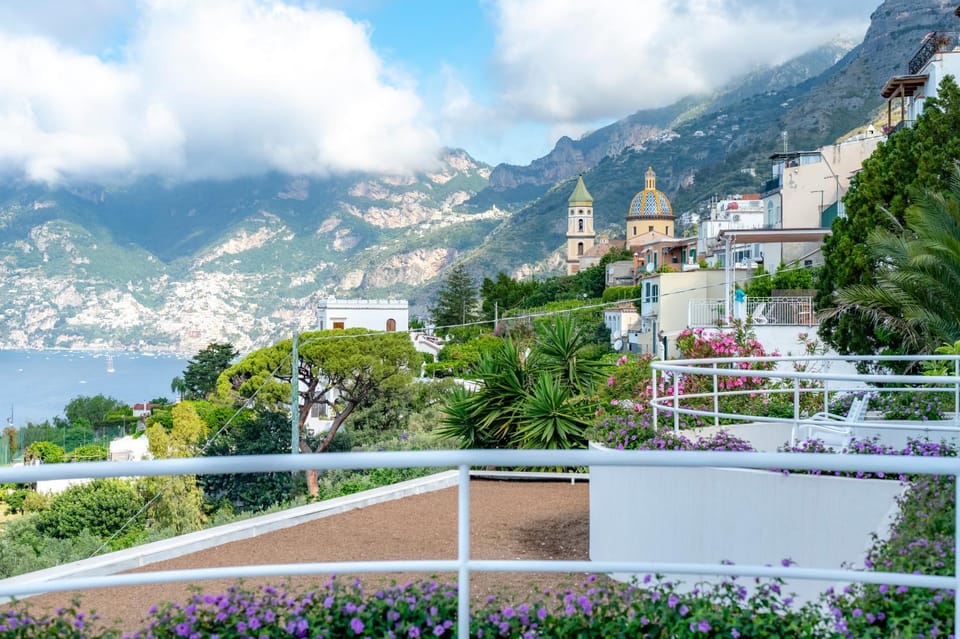 Natural landscape, Balcony/Terrace, City view, Mountain view, Sea view