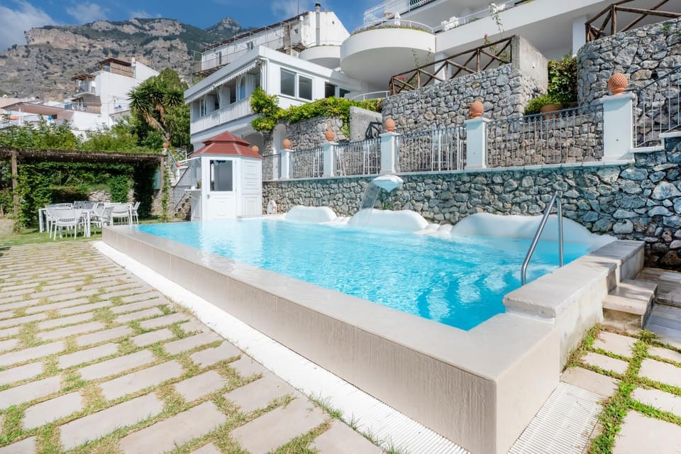 Property building, Swimming pool, Open Air Bath