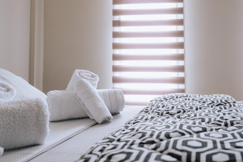 Bed, Bedroom, towels, towels