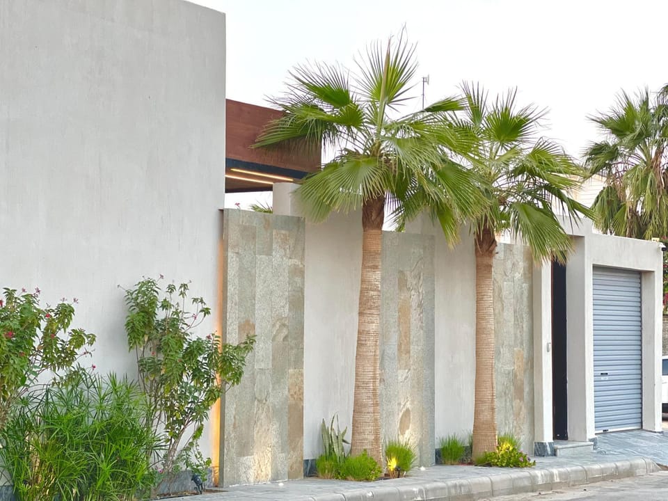 Property building, Day