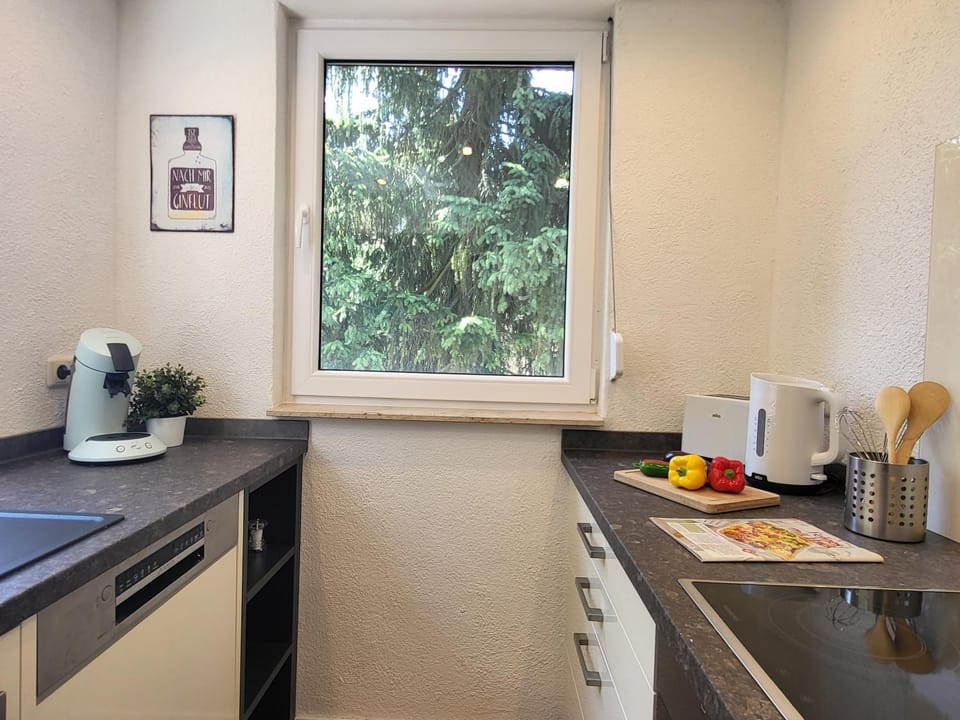 Coffee/tea facilities, toaster