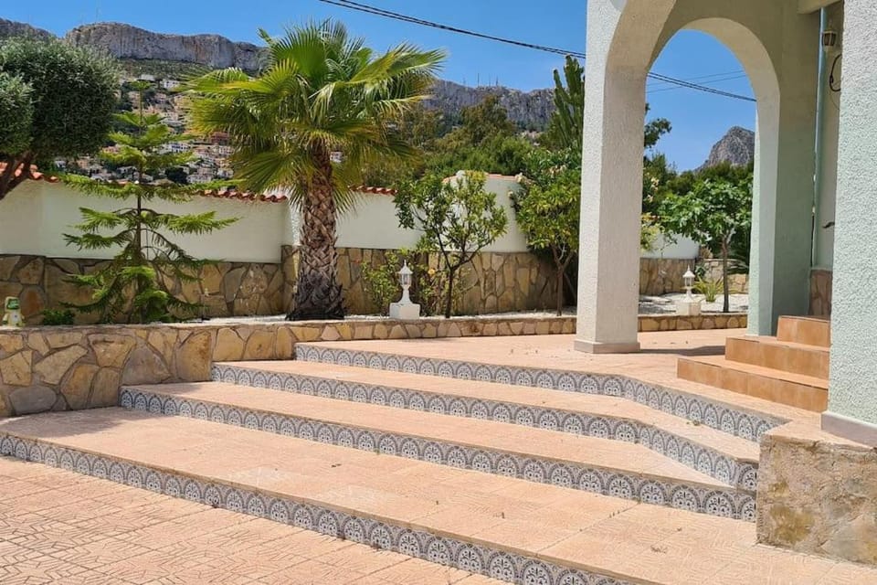 Facade/entrance, Garden