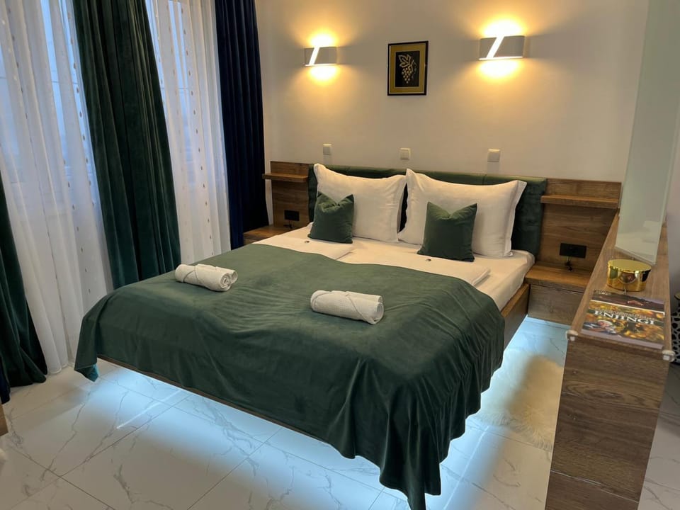 La Luna Premium Deluxe Apartment with Pool & Jacuzzi, Bikes and Secured Parking Hotel in Croatia