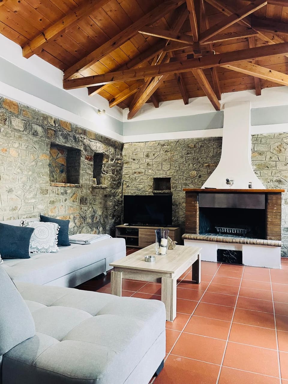 TV and multimedia, Living room, Seating area