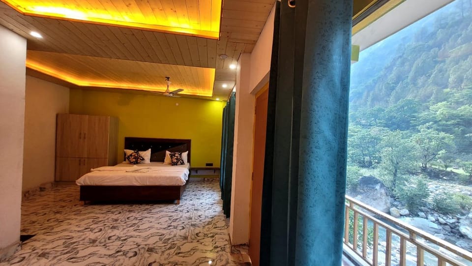 Natural landscape, View (from property/room), Balcony/Terrace, River view