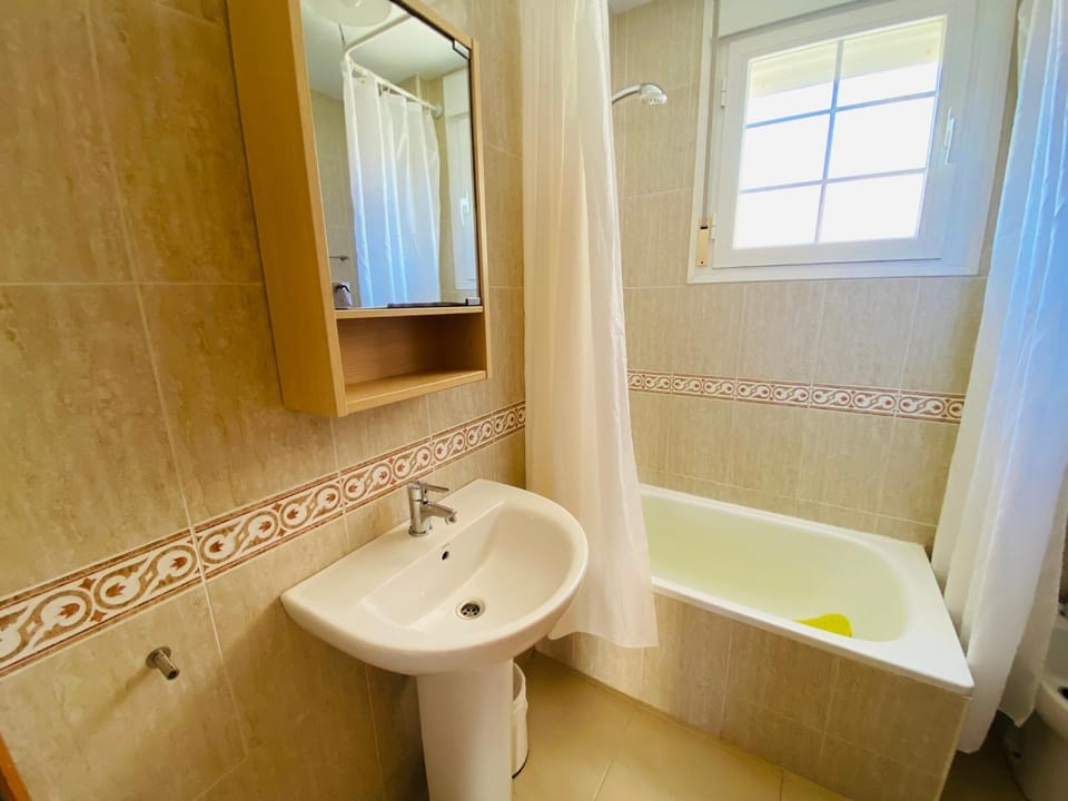 Toilet, Bath