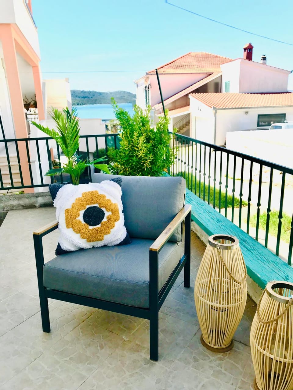 Apartmani-Okrug Gornji-Ciovo Apartment in Okrug Gornji