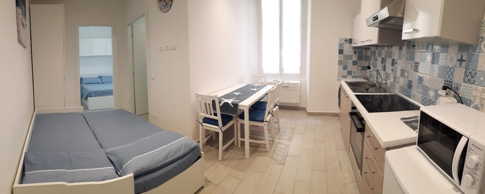 LAMBERTI Beach Apartment - 150 m from the sea - just renewed - WIFI Apartment in Savona