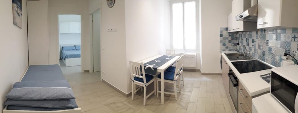 LAMBERTI Beach Apartment - 150 m from the sea - just renewed - WIFI Apartment in Savona