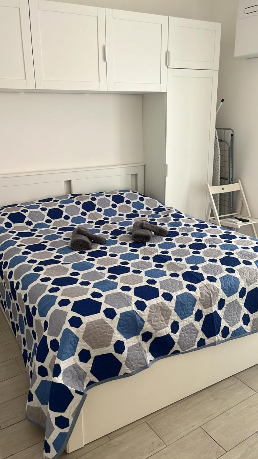 LAMBERTI Beach Apartment - 150 m from the sea - just renewed - WIFI Apartment in Savona