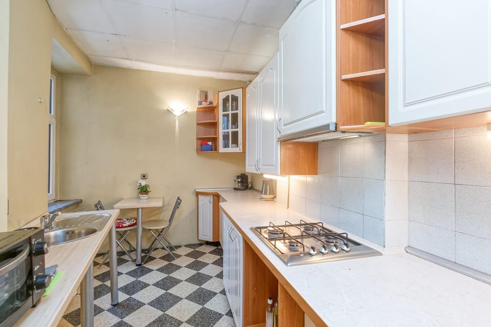 Kitchen or kitchenette, pet friendly, stove, kitchen