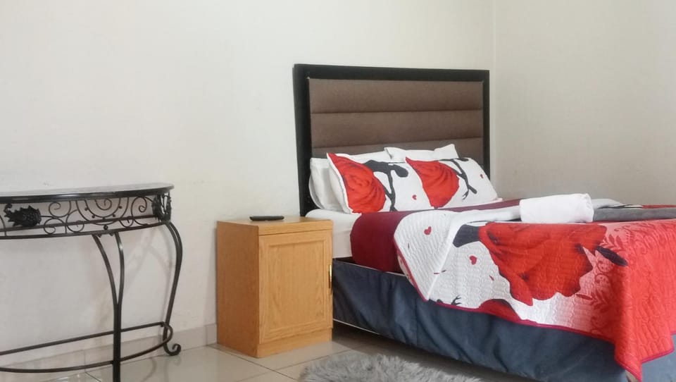 FRANCHISE BENONI GUEST HOUSE Bed and Breakfast in Gauteng