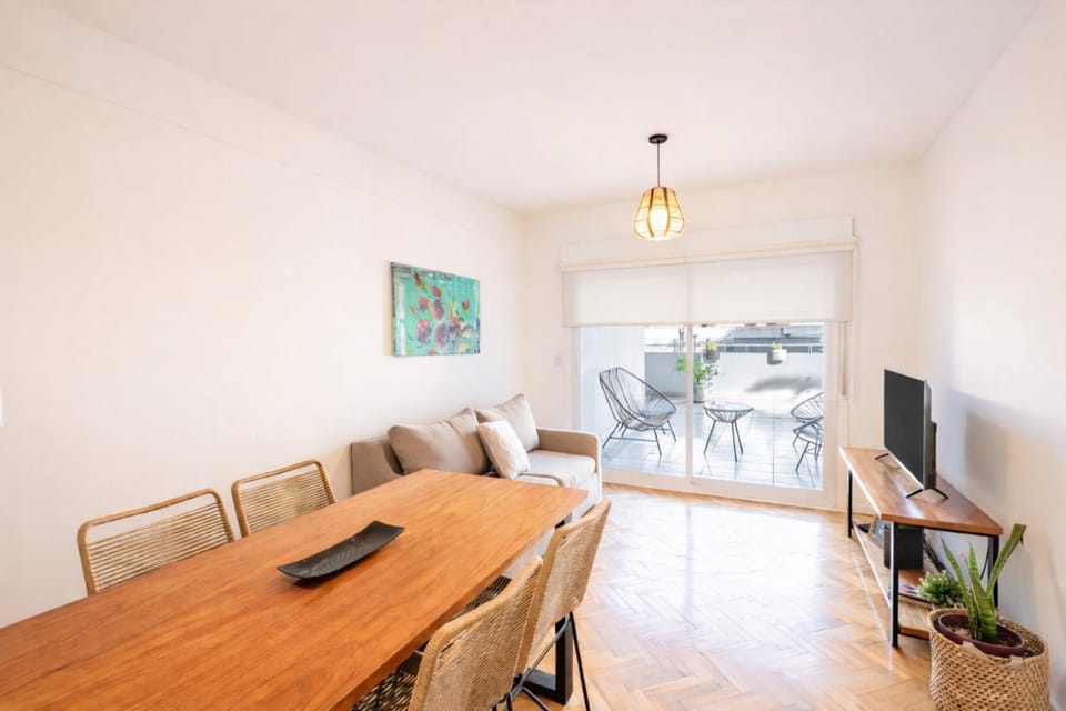 TV and multimedia, Living room, Seating area, Dining area, air conditioner