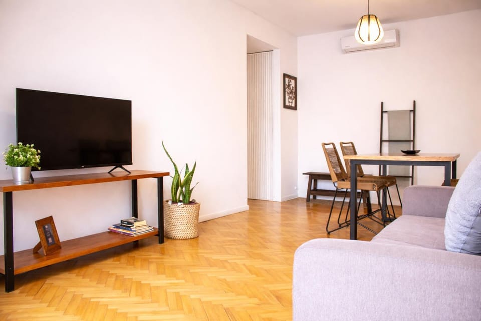 TV and multimedia, Living room, Seating area, Dining area, heating, air conditioner