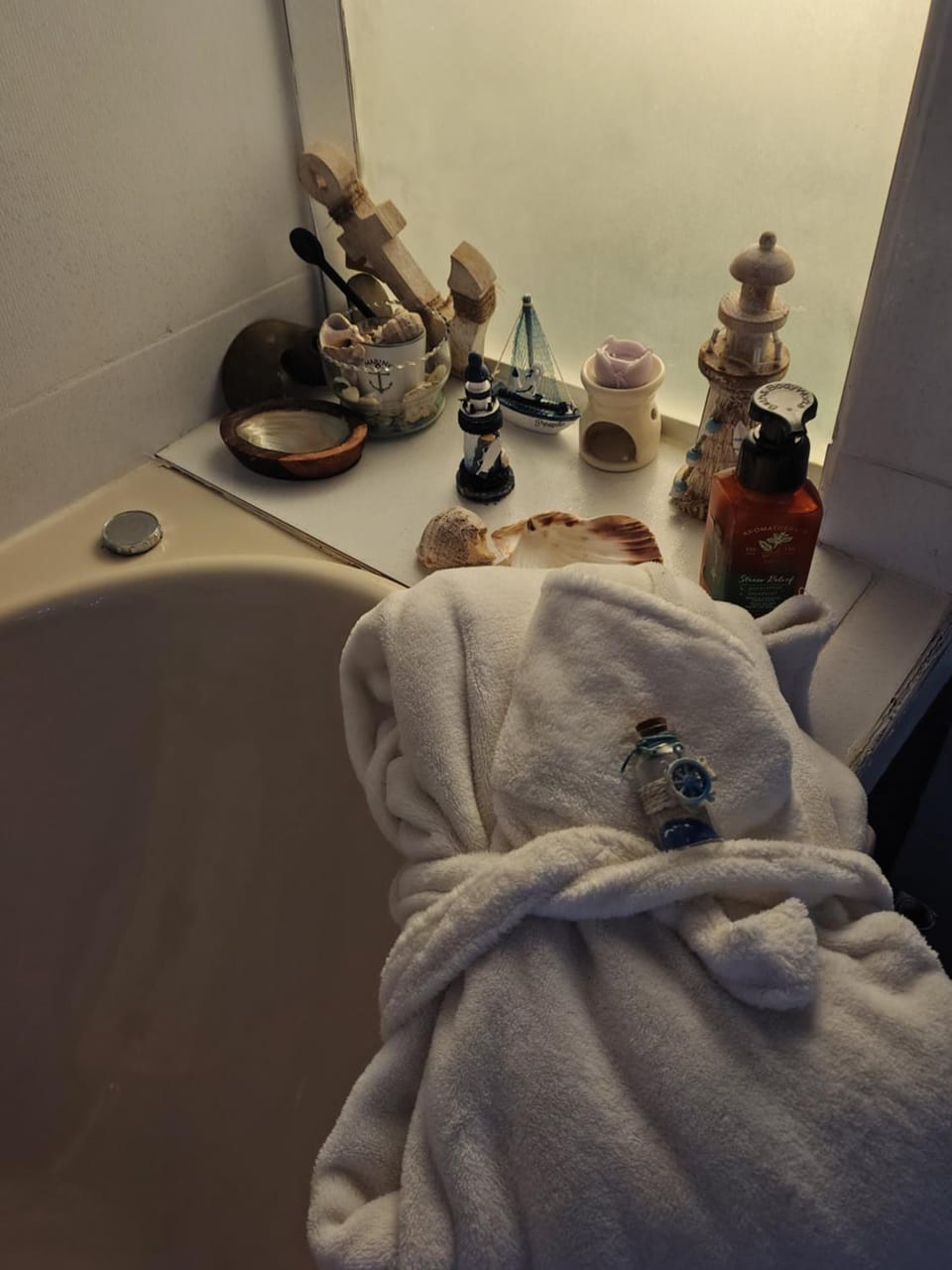 Hot Tub, towels
