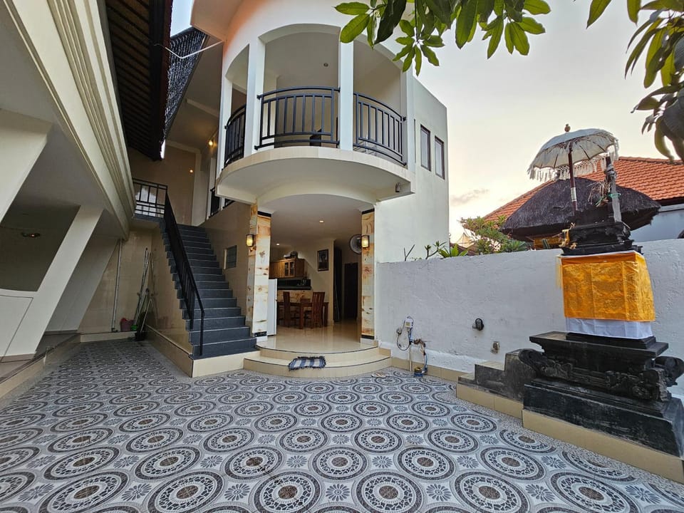 Property building, Day