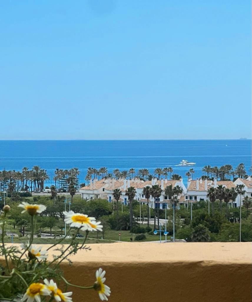 62 - Penthouse in Los Almendros with fantastic vie Apartment in San Pedro de Alcántara