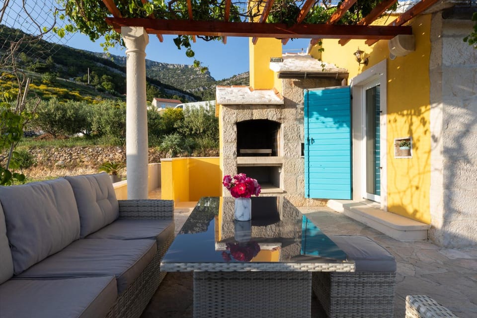 Olive Trees Cottage Villa in Bol