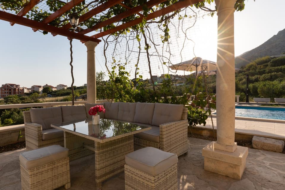 Olive Trees Cottage Villa in Bol