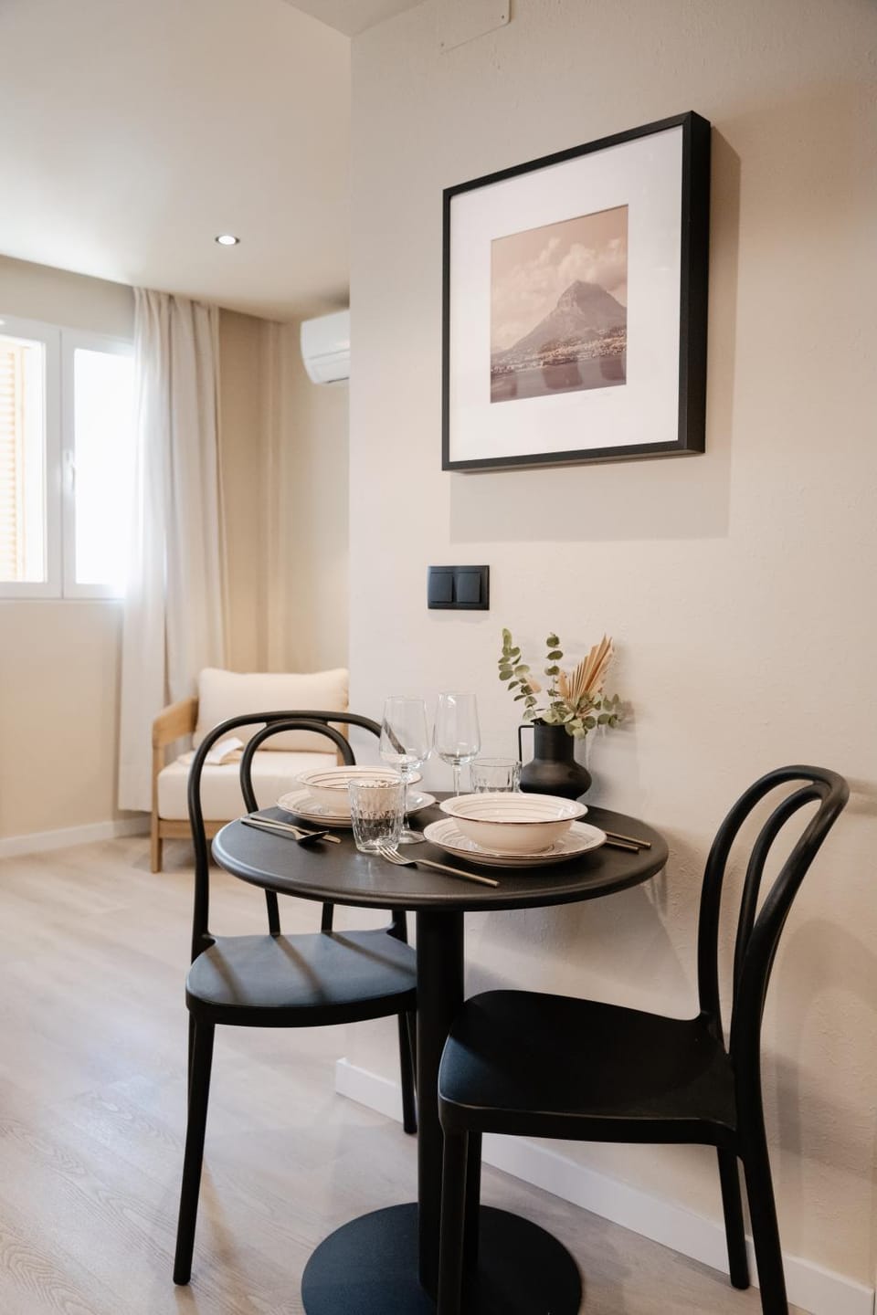 Living room, Seating area, Dining area