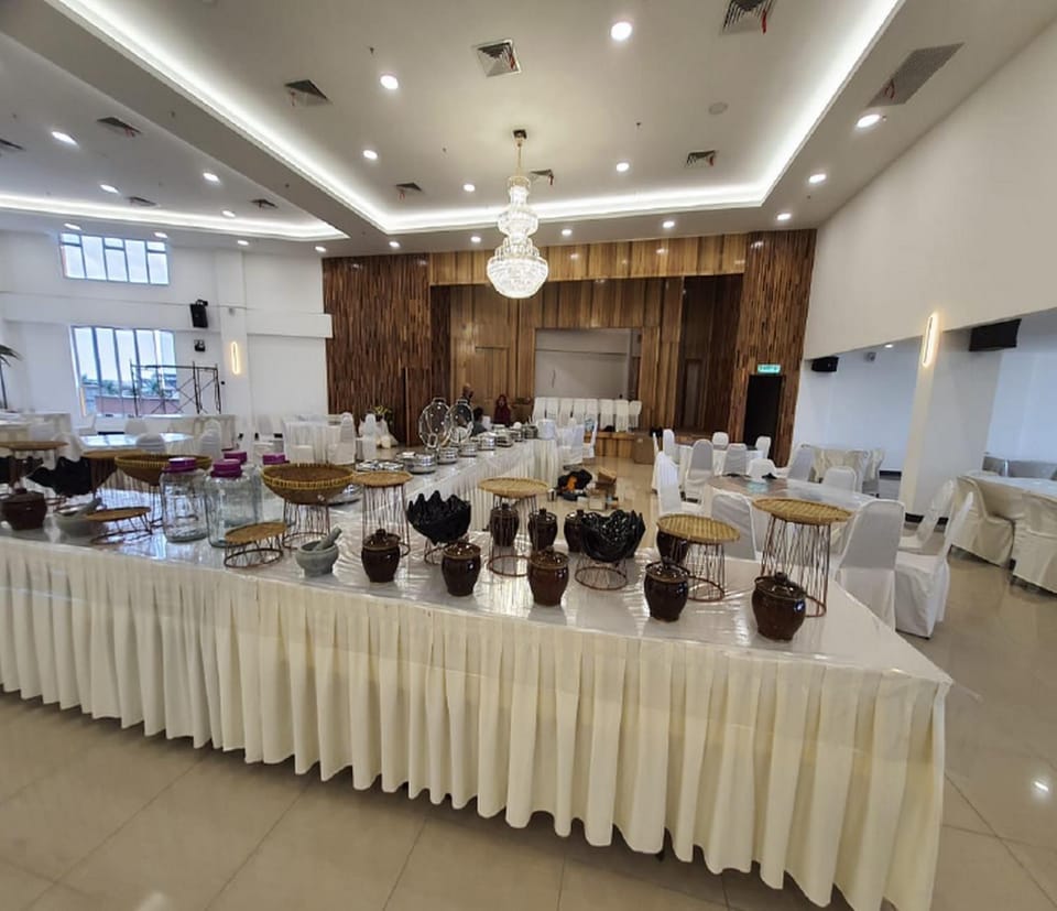 Food and drinks, Banquet/Function facilities, Meeting/conference room