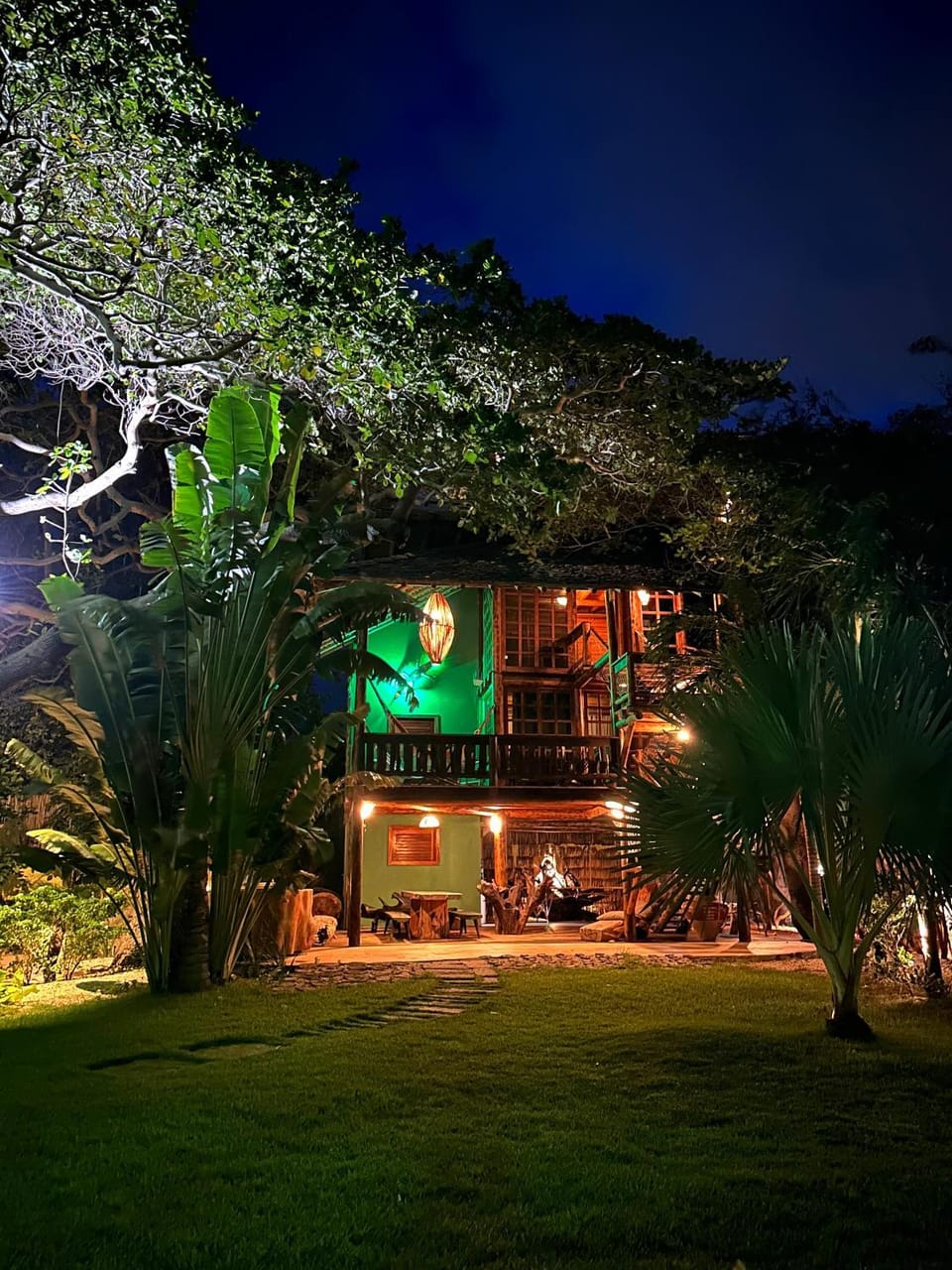 Casa da Árvore, 350m da Praia, Ofurôs de Madeira, 7 pessoas House in State of Ceará