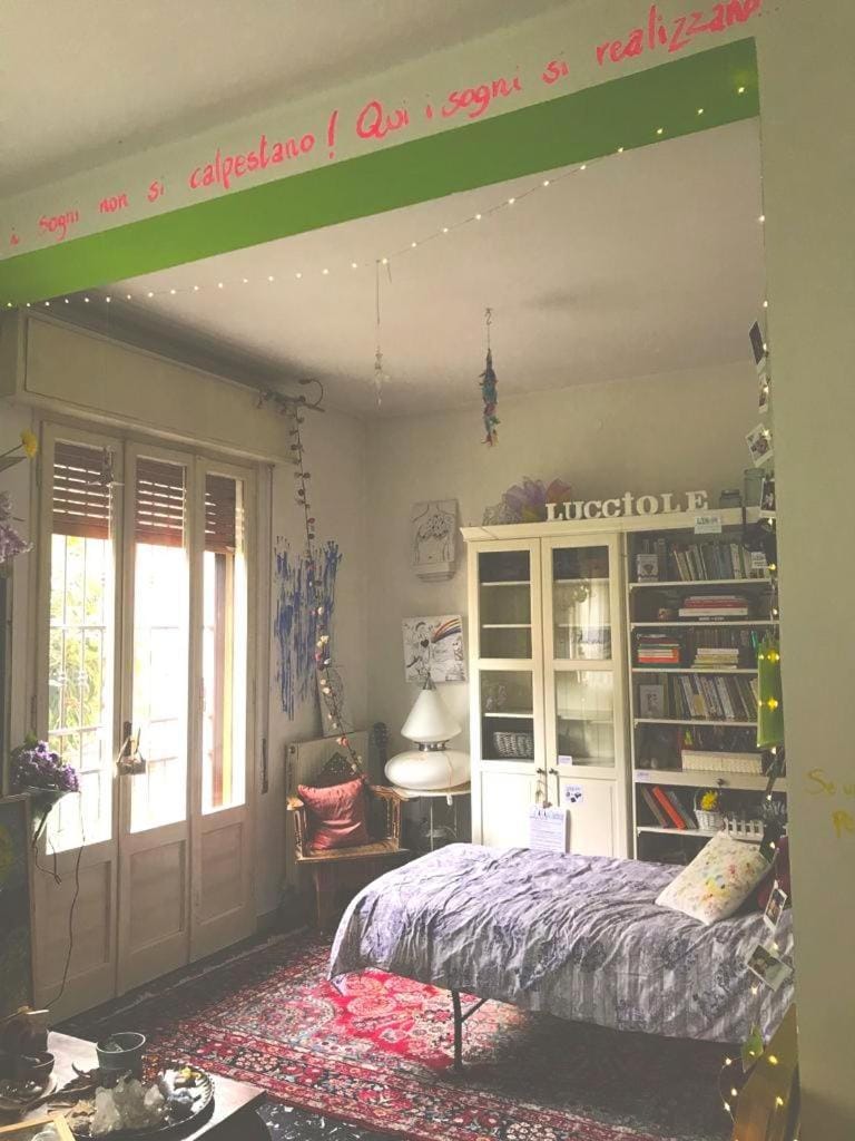 Bed, Library, Balcony/Terrace, Photo of the whole room, Animals, Bedroom, locker, pet friendly, pet friendly