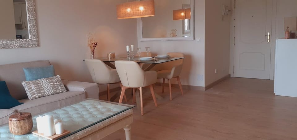 APARTAMENTO- ATICO EN MIJAS COSTA , CON PISCINA. Apartment in Sitio de Calahonda