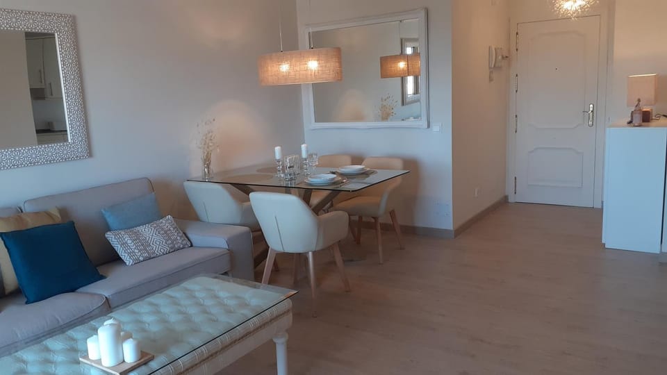 APARTAMENTO- ATICO EN MIJAS COSTA , CON PISCINA. Apartment in Sitio de Calahonda