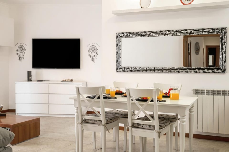 TV and multimedia, Dining area