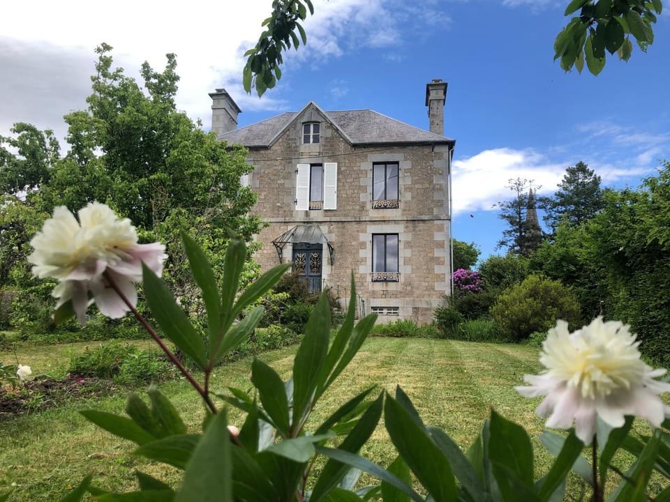 Property building, Garden, Balcony/Terrace