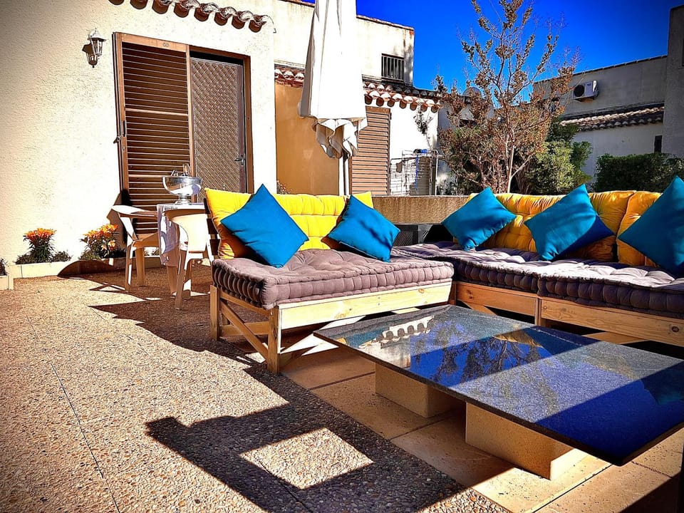 Cozy studio avec terrasse au village naturiste Cap Agde Apartment in Agde